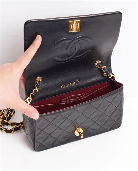 chanel single flap interior